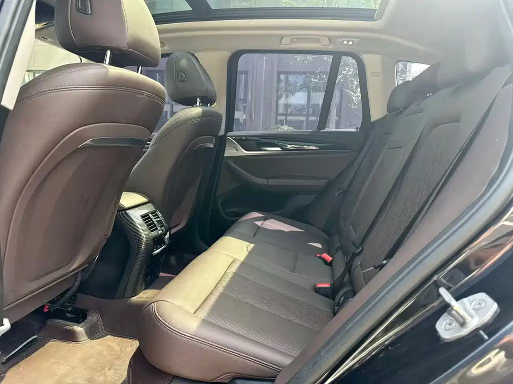 BMW iX3 — миниатюра 9