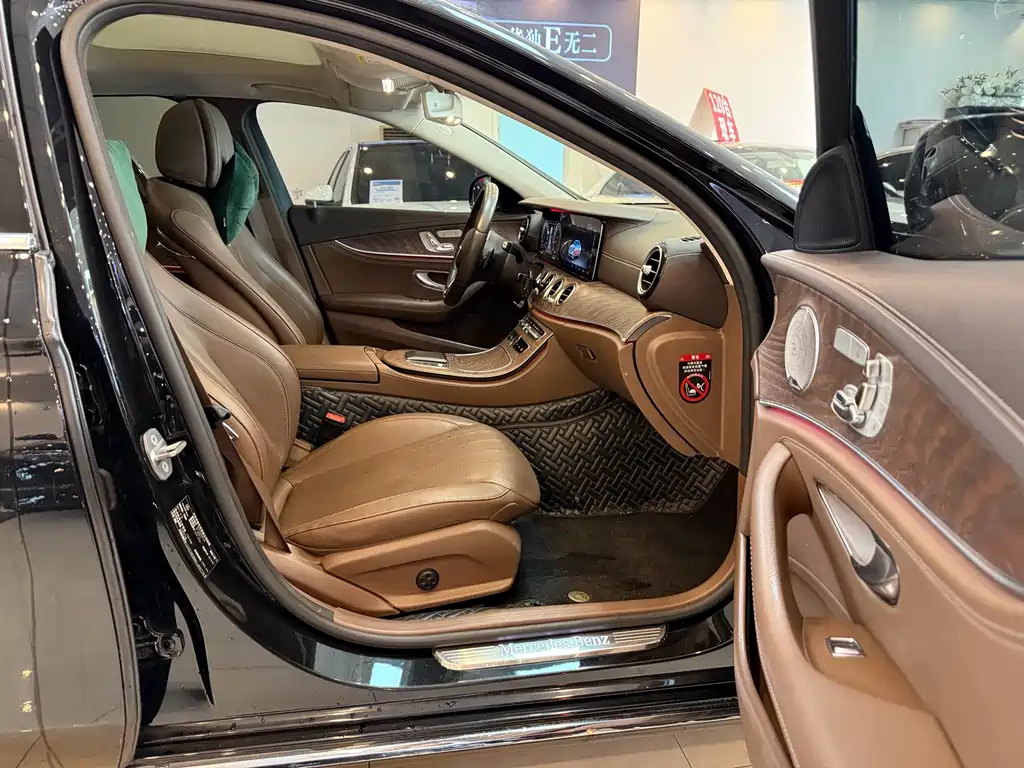 Mercedes-Benz E-Class — миниатюра 14