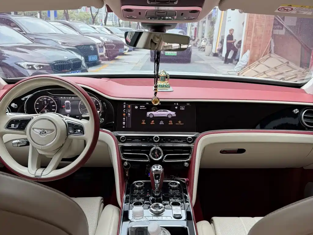 Bentley Flying Spur PHEV — миниатюра 9