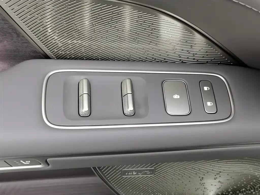 NIO ES8 2026 мест Executive Luxury