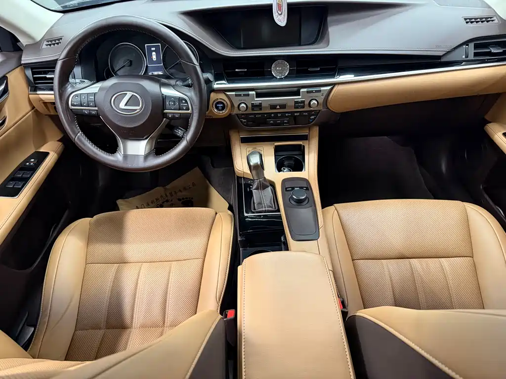 LEXUS  ES