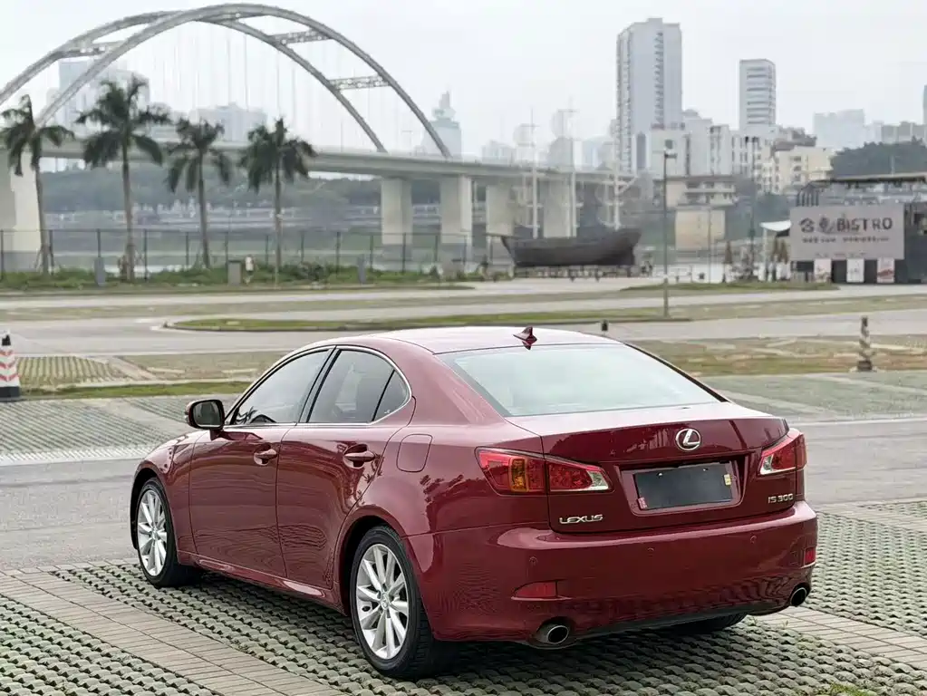 Lexus IS — миниатюра 4