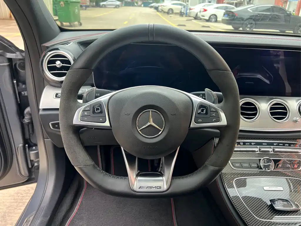 Mercedes-Benz E-Class AMG — миниатюра 10