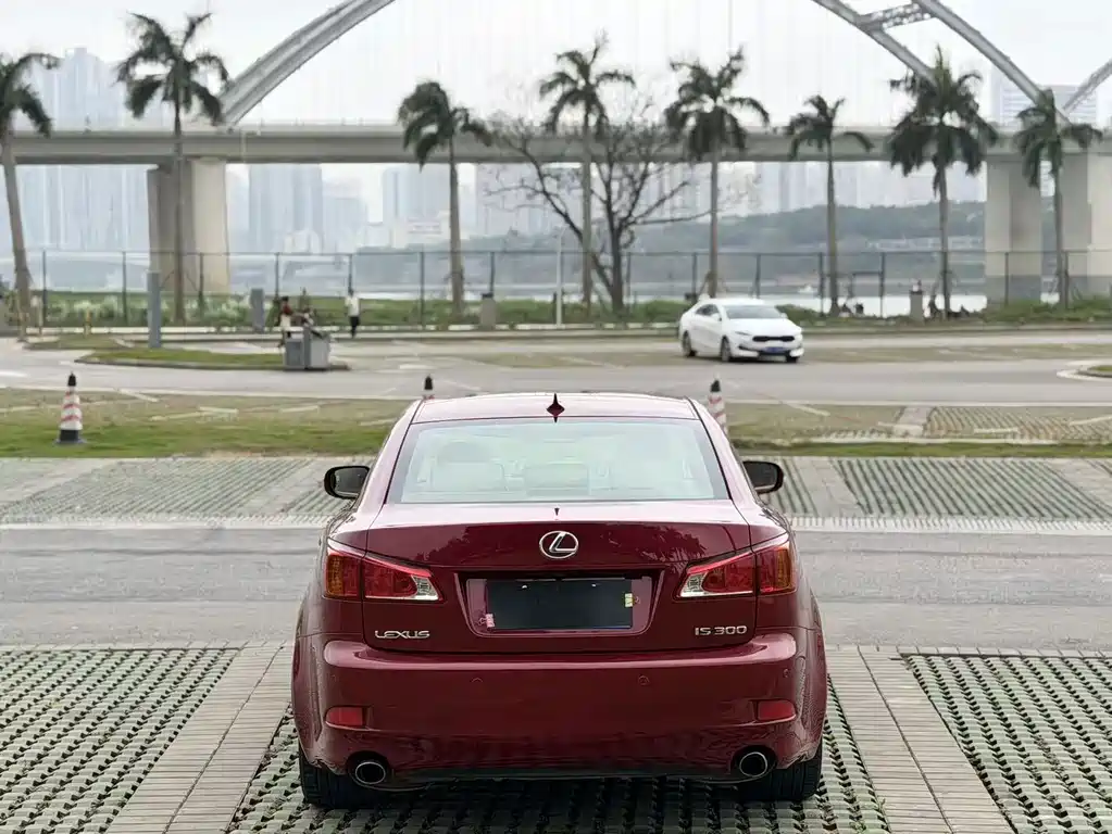 Lexus IS — миниатюра 5
