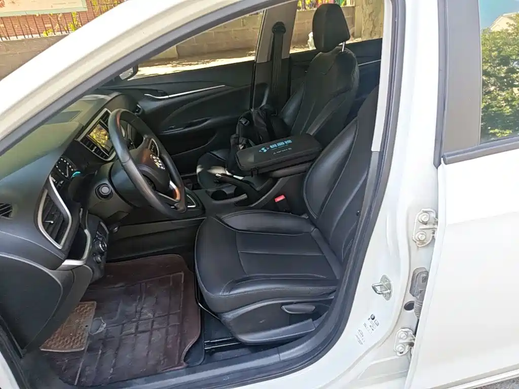 Buick Excelle — миниатюра 15