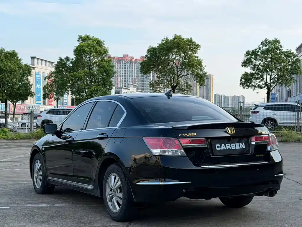 Honda Accord — миниатюра 9