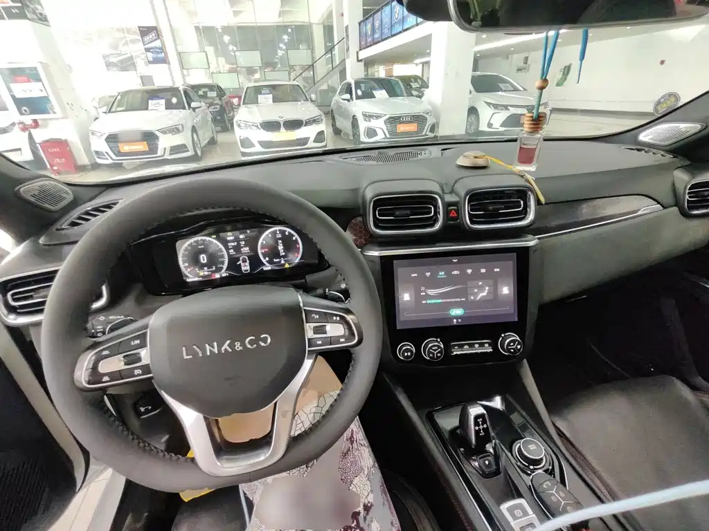Lynk & Co 03 — миниатюра 10