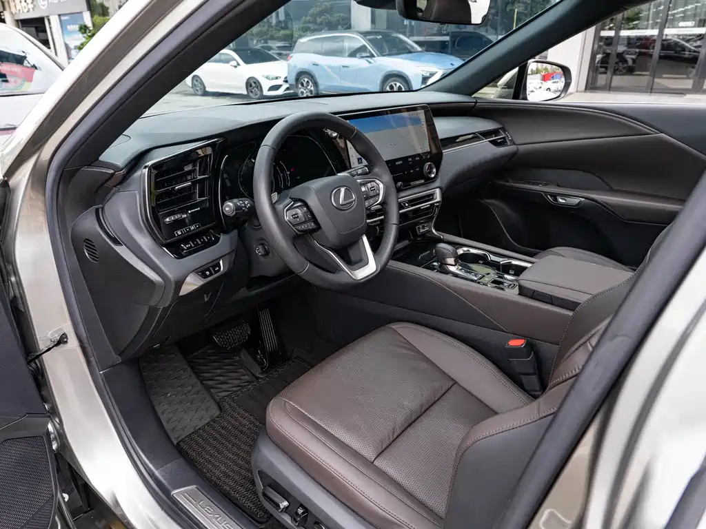 Lexus RX — миниатюра 9