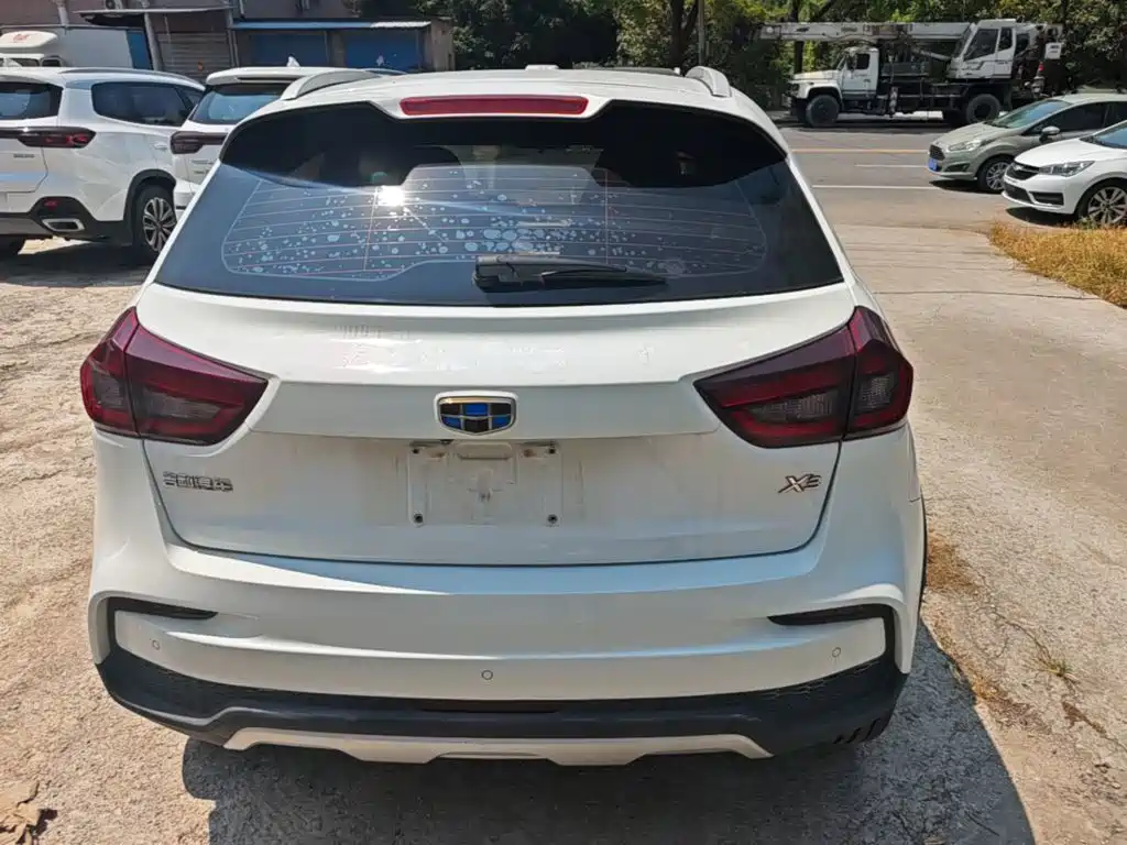 Geely Vision X3 — миниатюра 6