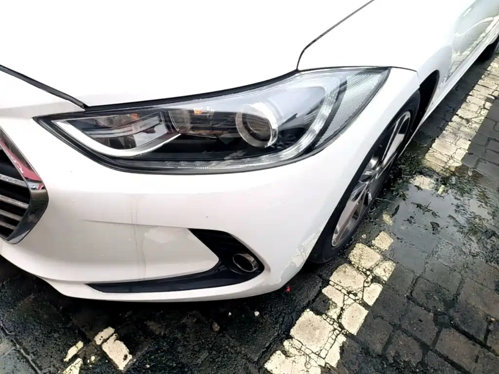 Hyundai Elantra — миниатюра 24