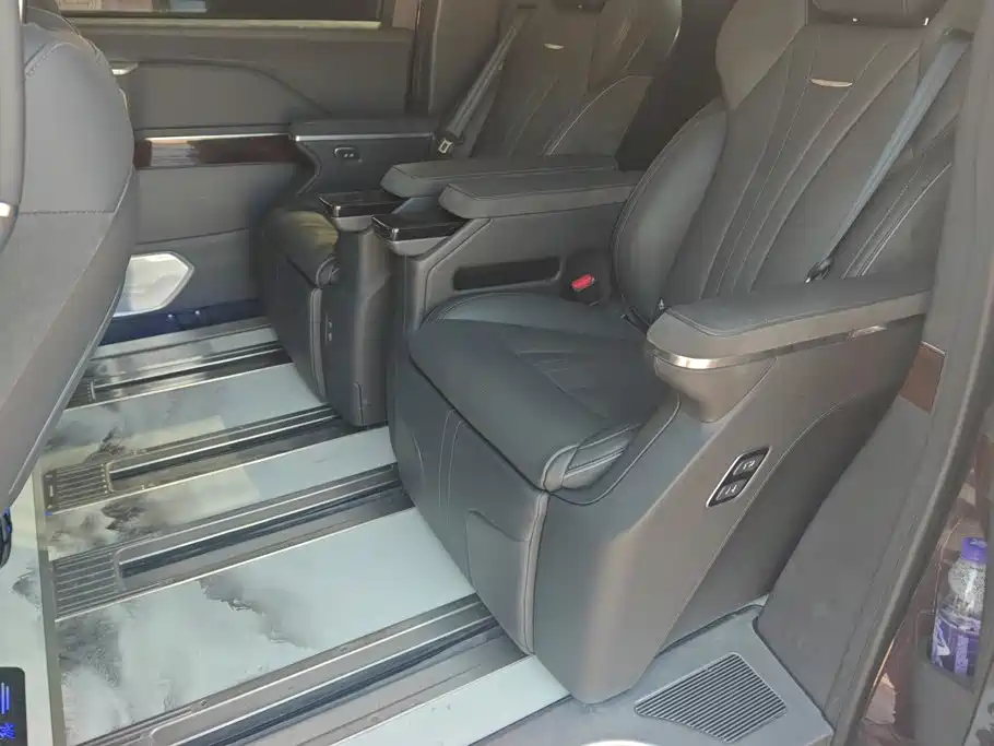 Hongqi Hongqi HQ9 PHEV — миниатюра 10