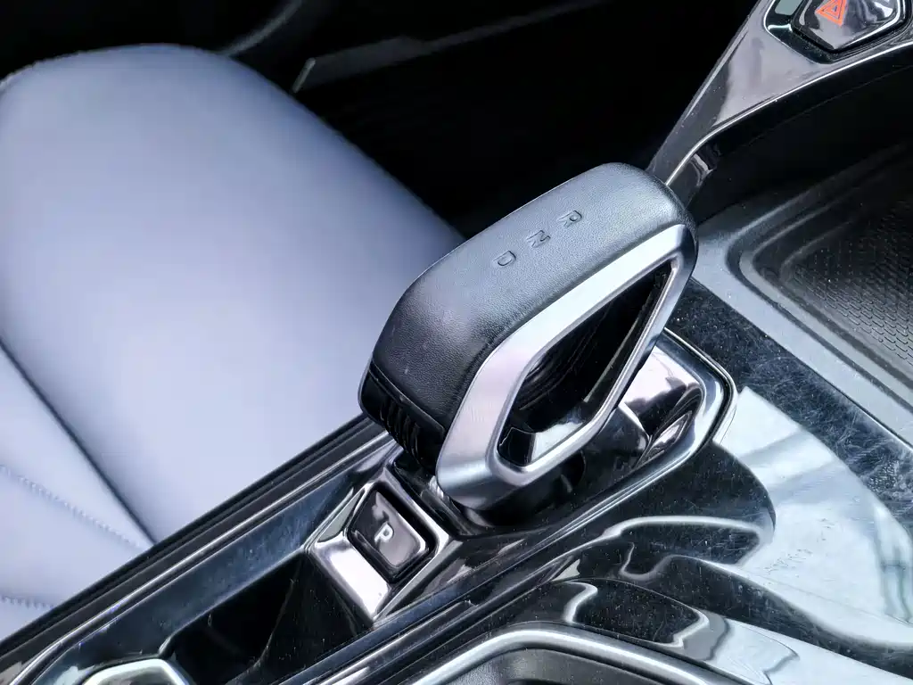 Geely Boyue L — миниатюра 34