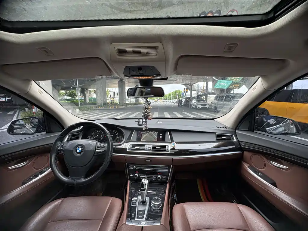 BMW 5 Series GT — миниатюра 14