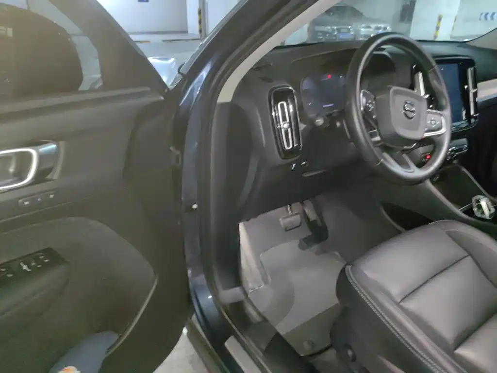 Volvo XC40 — миниатюра 12