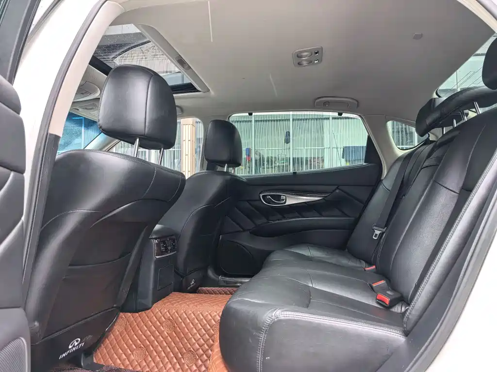 Infiniti Q70 2017 Q70L 2.5L Enjoy