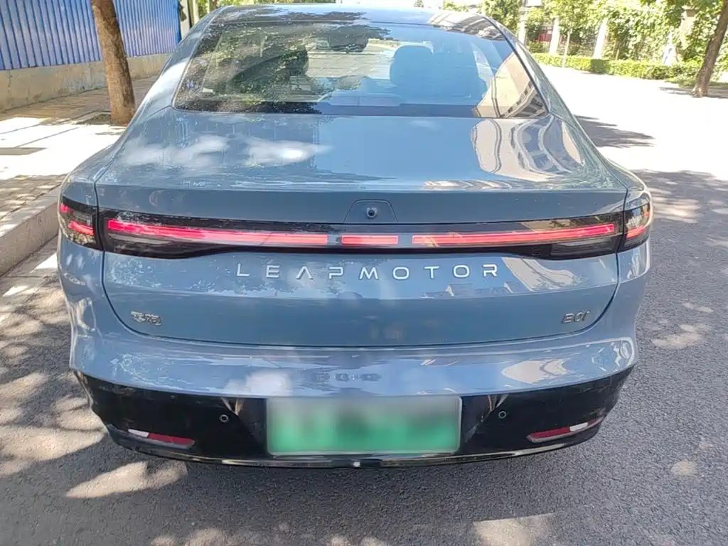 Leapmotor Leapmotor B01 — миниатюра 6