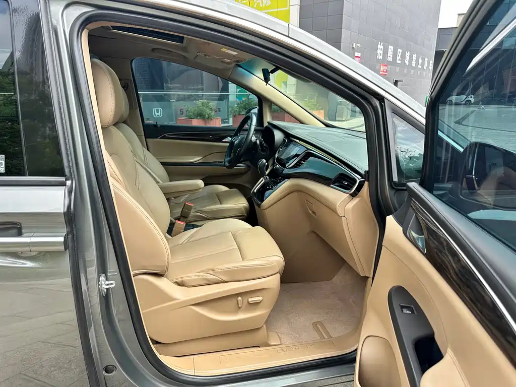Buick GL8 — миниатюра 23