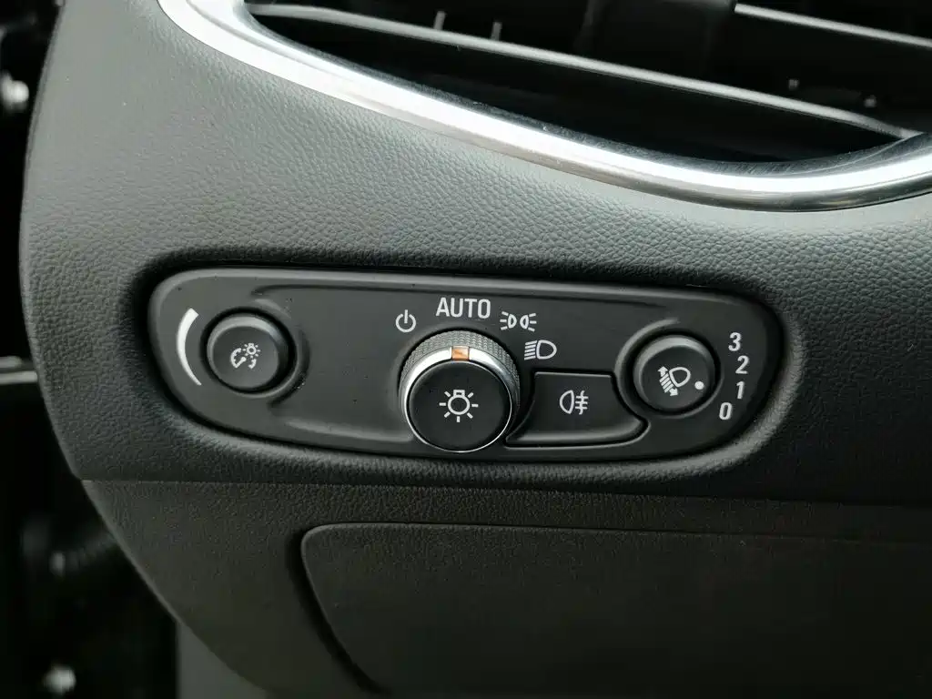 Chevrolet Malibu XL — миниатюра 21