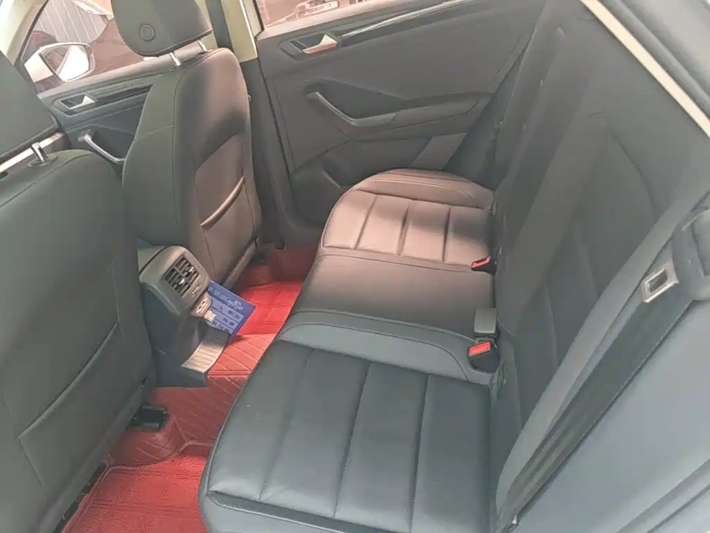 Volkswagen T-Roc — миниатюра 17