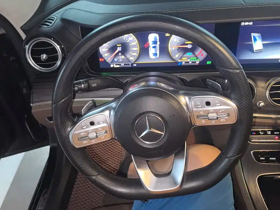 Mercedes-Benz E-Class — миниатюра 15