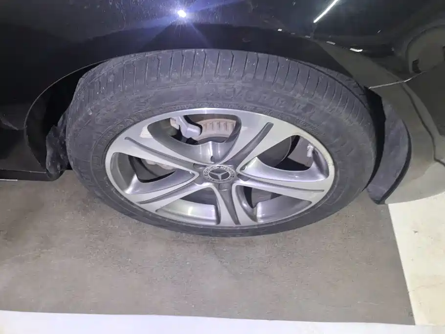 Mercedes-Benz E-Class — миниатюра 6