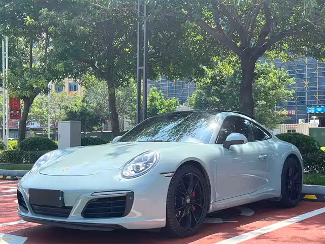 PORSCHE 911 2017