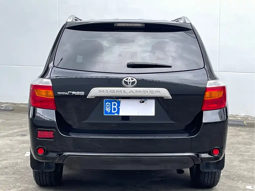 Toyota Highlander 2011 2.7L 5 мест Elite