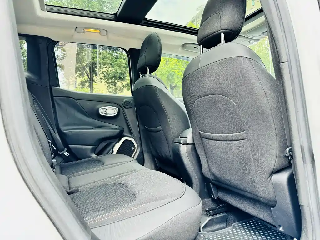 Jeep Renegade — миниатюра 17
