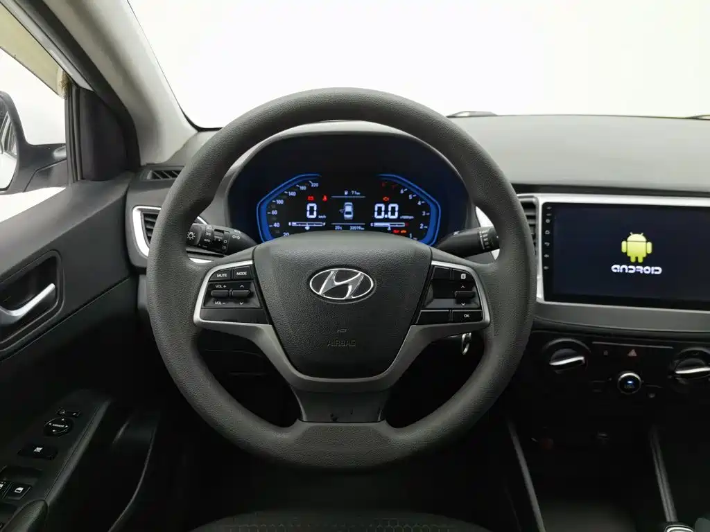 Hyundai Verna — миниатюра 11