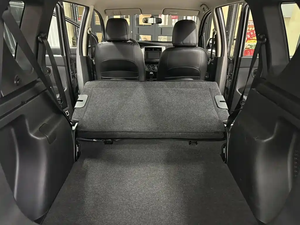 Nissan Livina — миниатюра 11