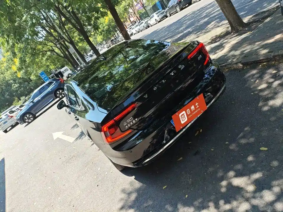 Volvo S90 — миниатюра 7
