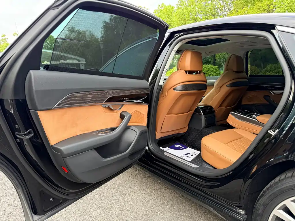 Audi A8 — миниатюра 30