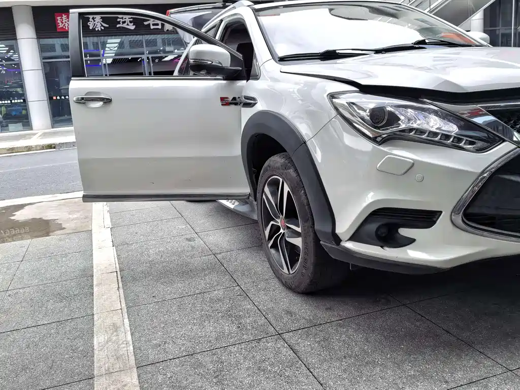 BYD Tang New Energy — миниатюра 10