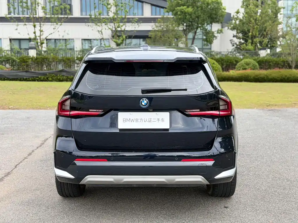 BMW iX1 — миниатюра 4