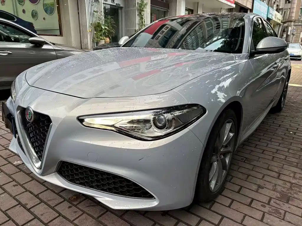 Alfa Romeo Giulia