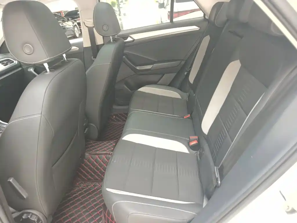 Volkswagen T-Roc — миниатюра 17