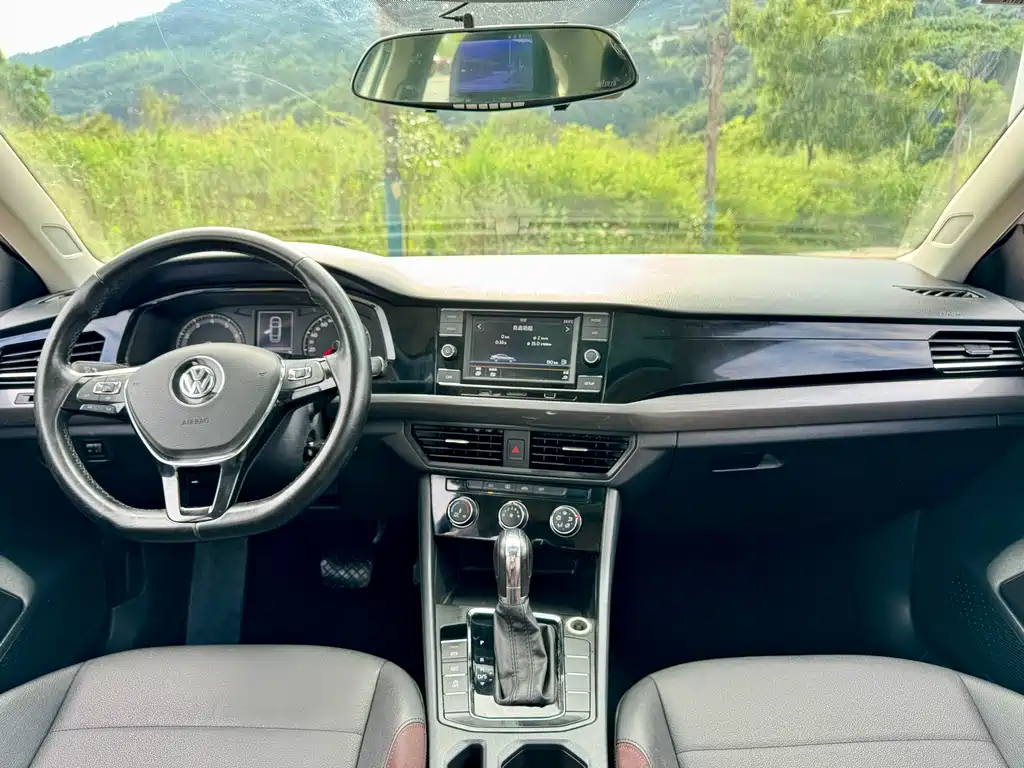 Volkswagen Bora 2019 1.5L AT Comfort VI
