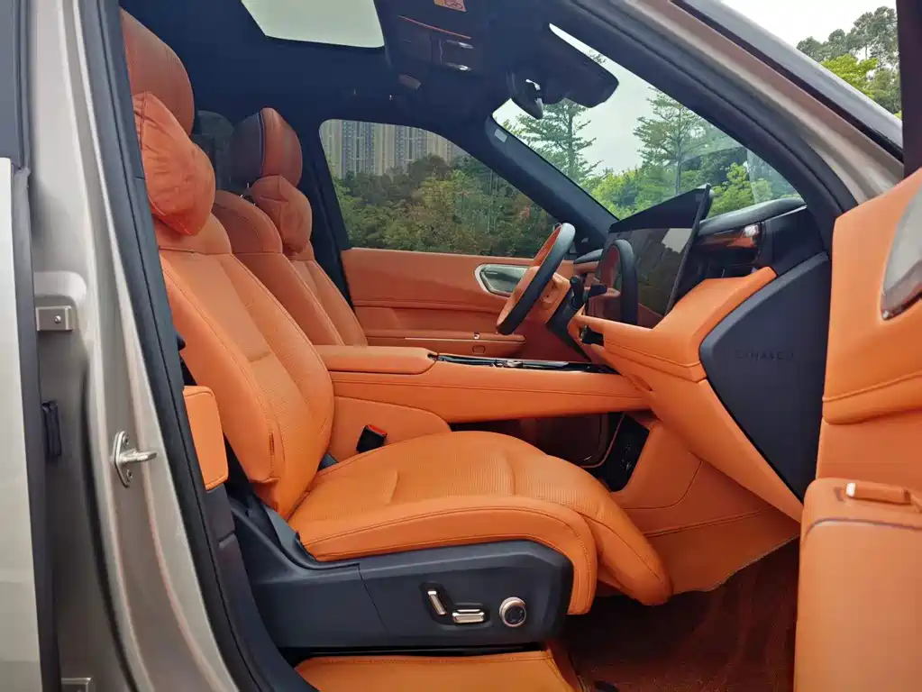 Lynk & Co 900 — миниатюра 22