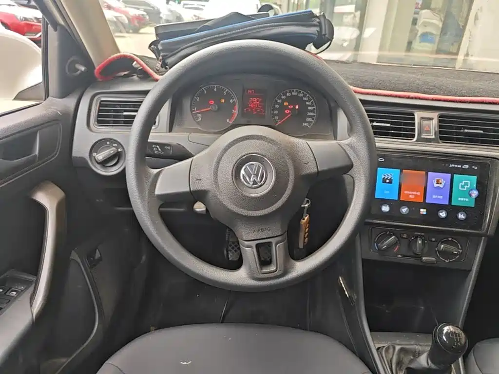 Volkswagen Santana — миниатюра 7