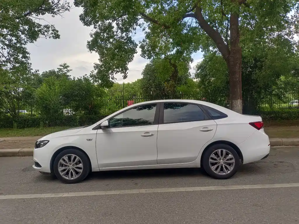 Buick Excelle — миниатюра 7