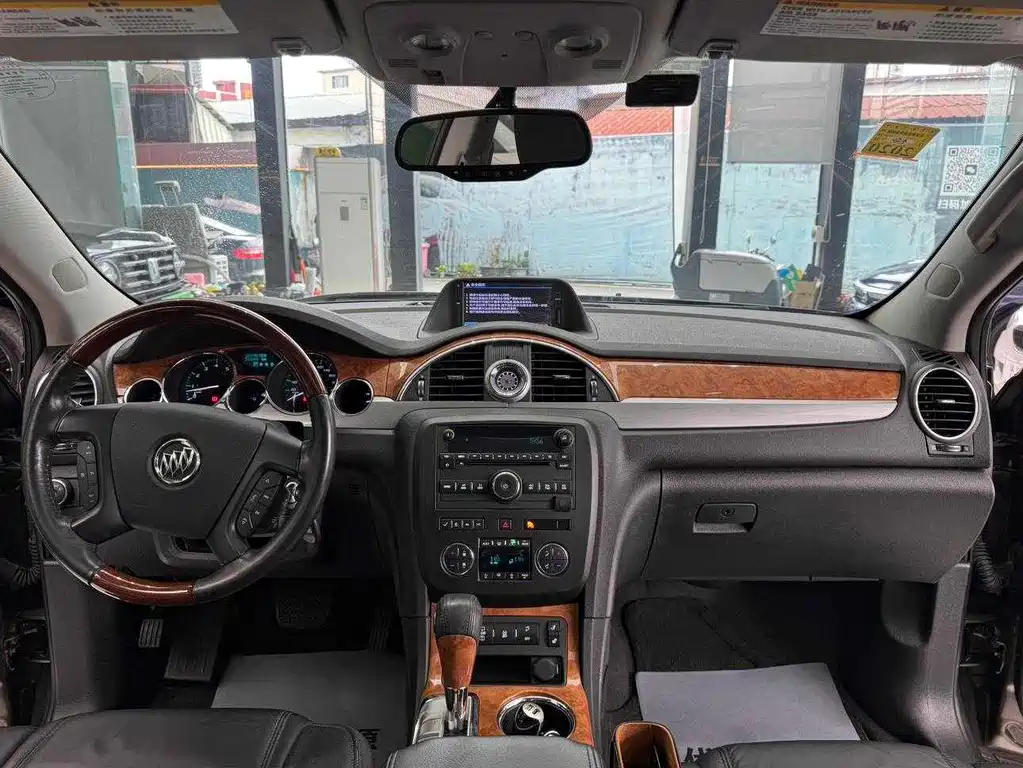 Buick Enclave — миниатюра 16