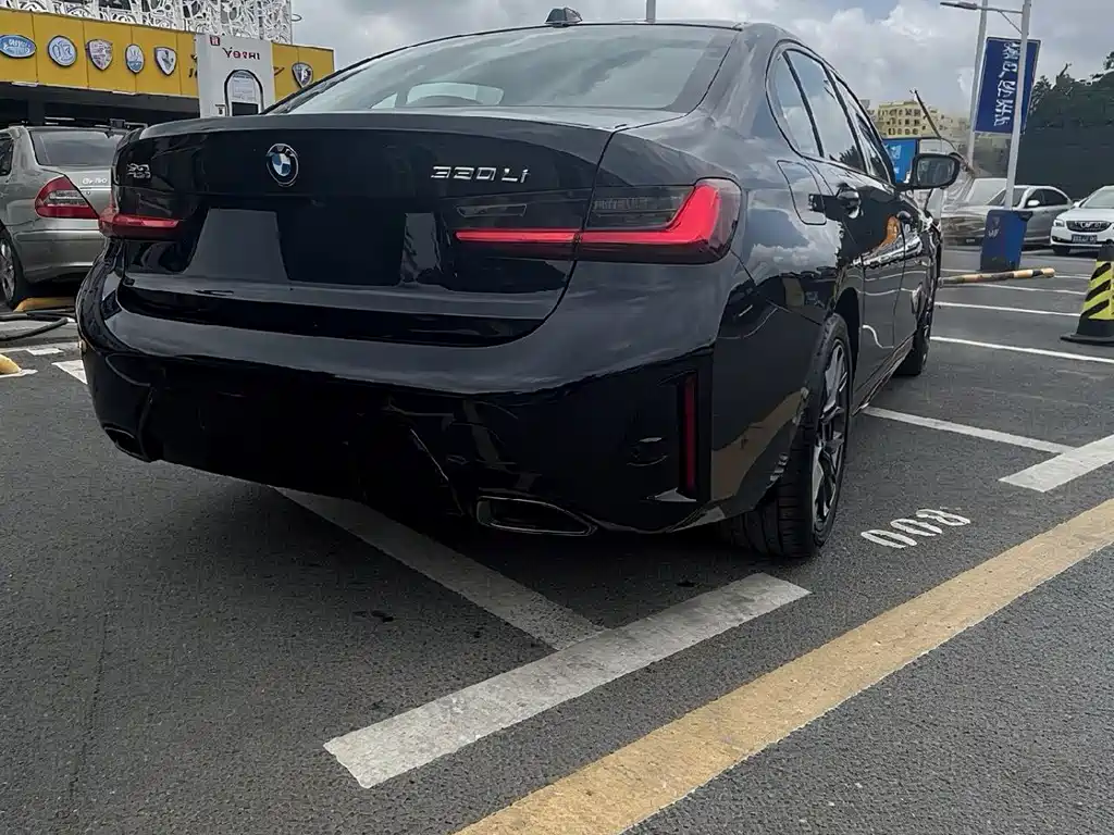 BMW 3 Series 3 2026 330Li M Sport