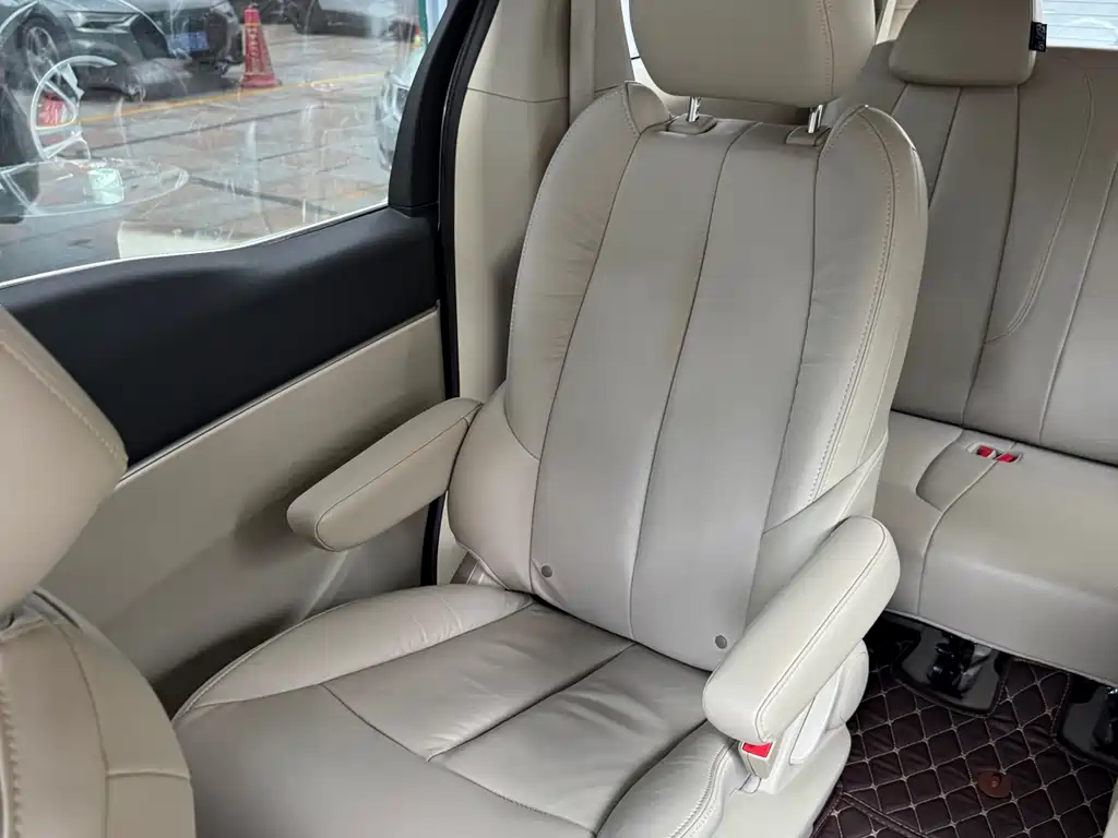 Buick GL8 — миниатюра 13