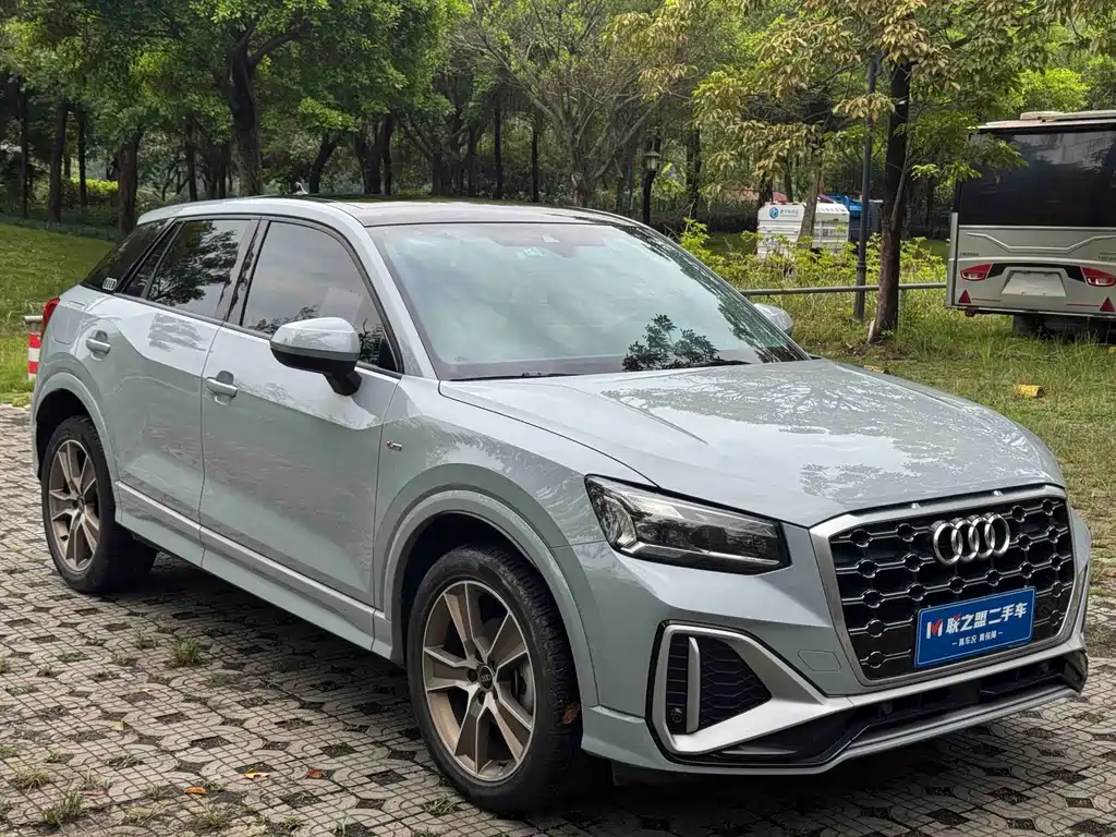 Audi Q2L 2022 35 TFSI Fashion