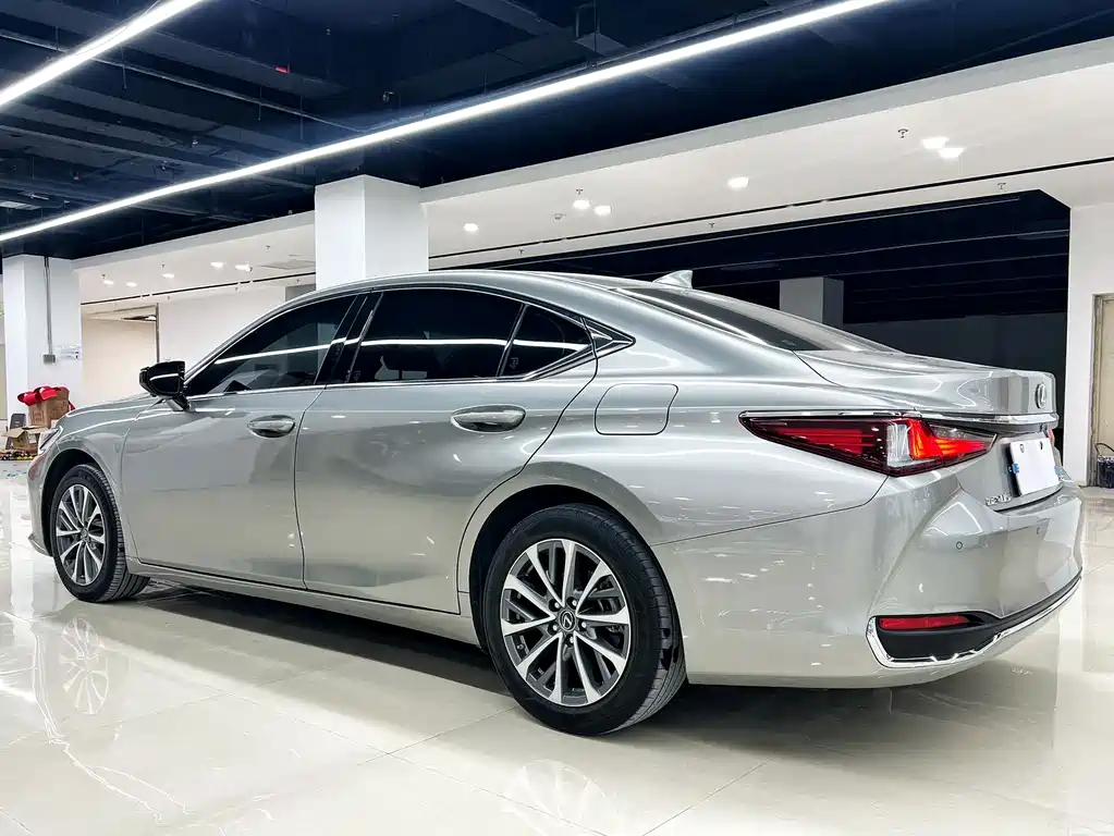 Lexus ES — миниатюра 4