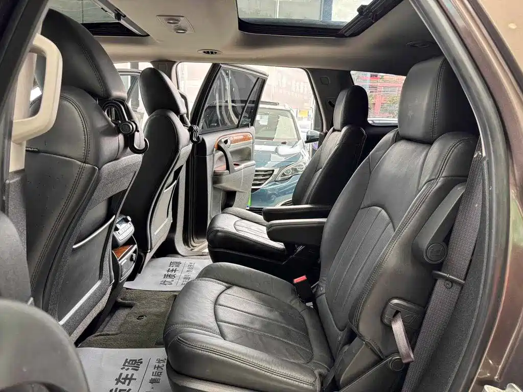 Buick Enclave — миниатюра 8