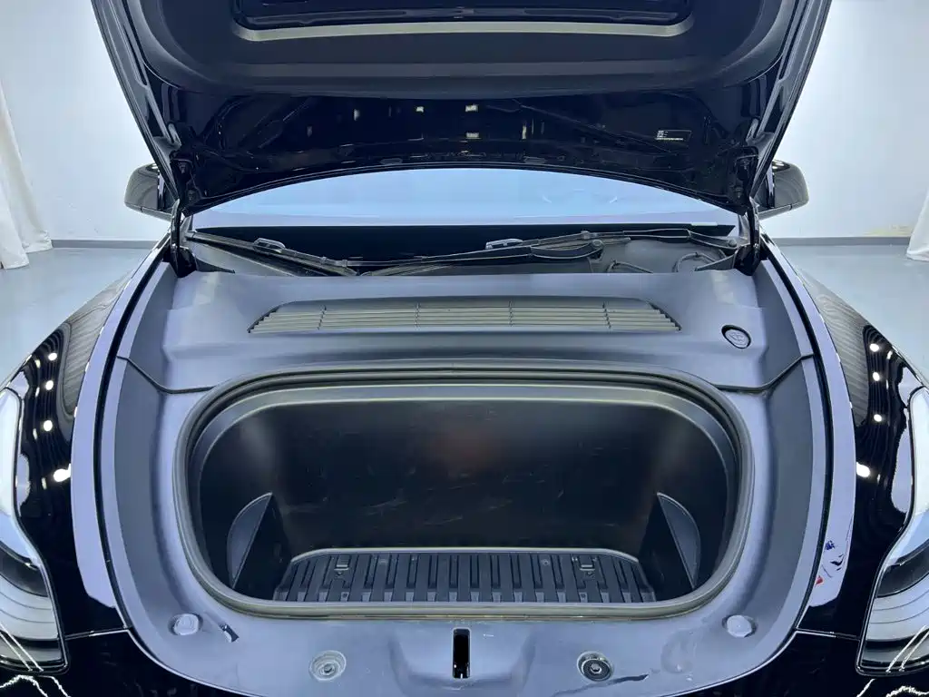 Tesla Model Y — фотографии объявления, Фото 23