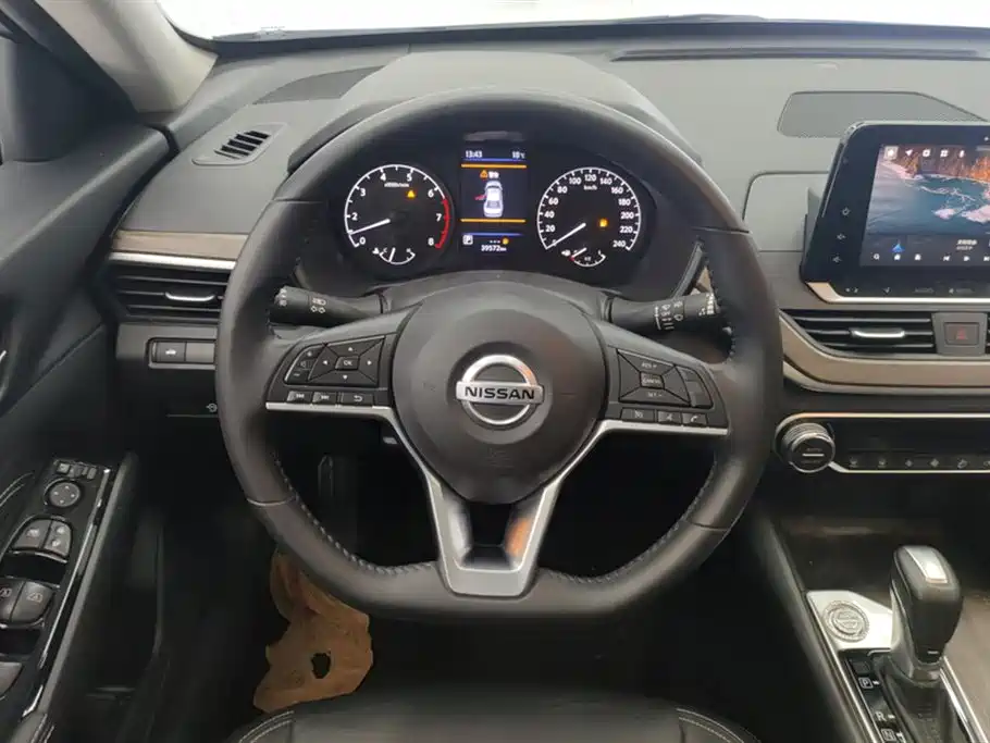 NISSAN TEANA