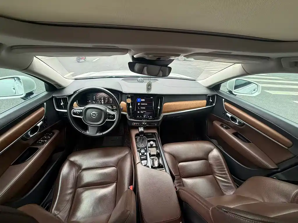 Volvo S90 — миниатюра 9