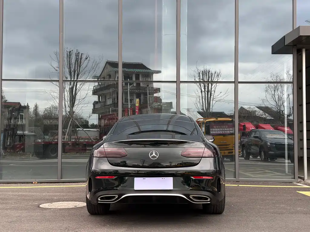 MERCEDES-BENZ E CLASS